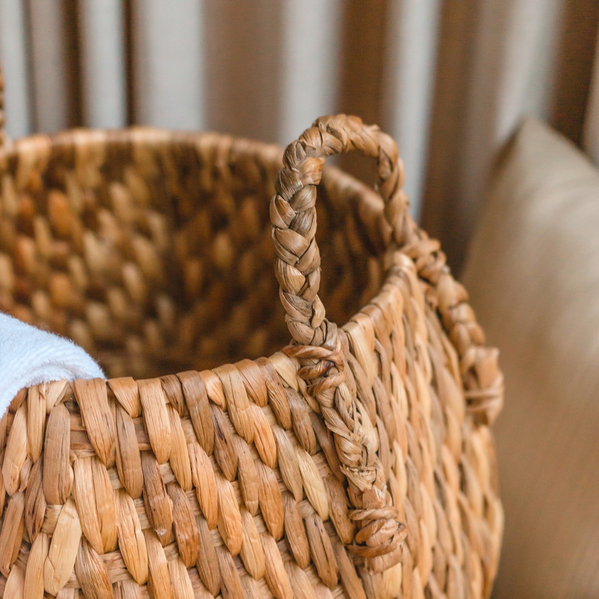 Großer Wäschekorb Wayag aus geflochtener Wasserhyazinthe