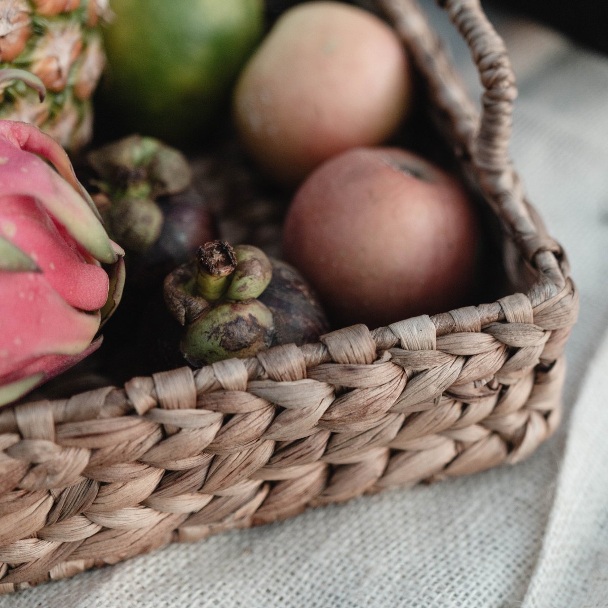 Tablett Besakih aus Wasserhyazinthe