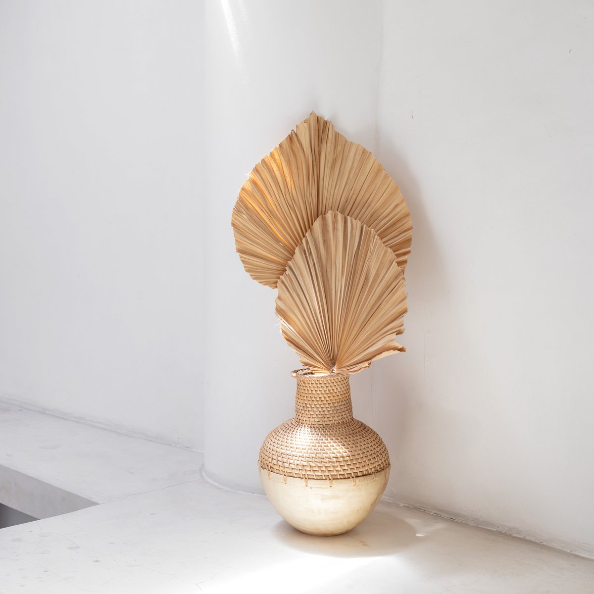 Vase Kamari aus Rattan und Holz
