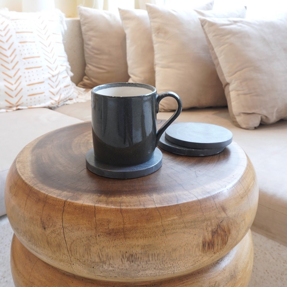 Untersetzer Ranuka aus schwarzem Marmor